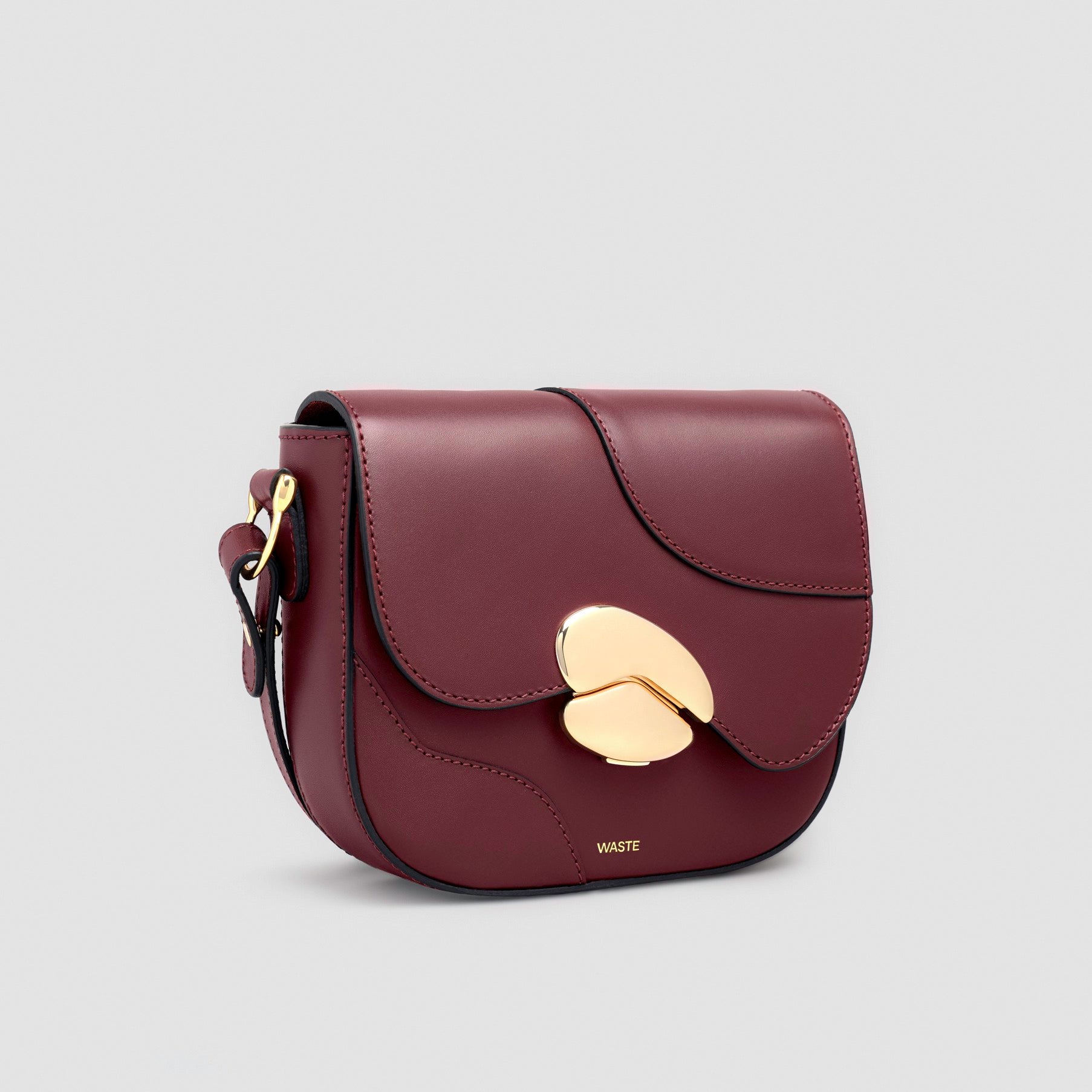 Heritage Travelware handbag/tote bag red burgundy with small purse. | Small  purse, Tote handbags, Handbag